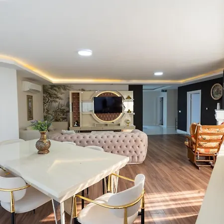 Savra House
