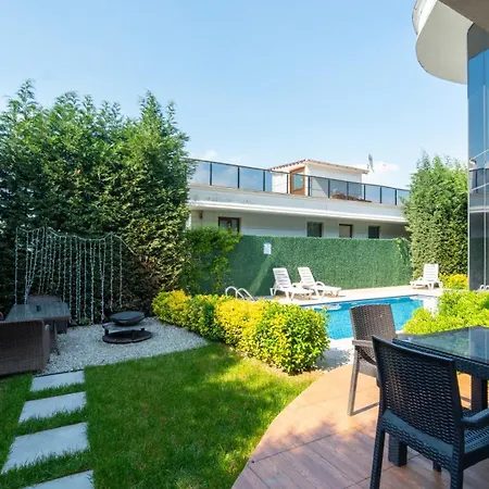 Savra House Villa