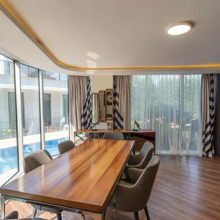 Savra House Сапанча
