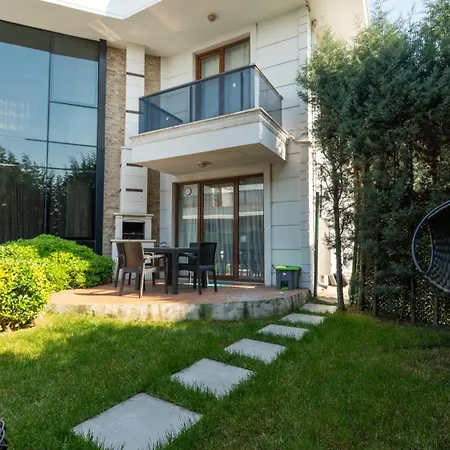 Savra House