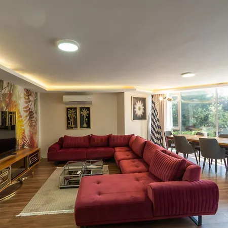 Вилла Savra House