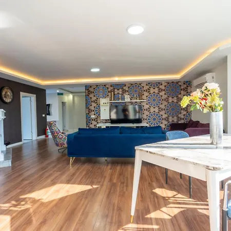 Savra House