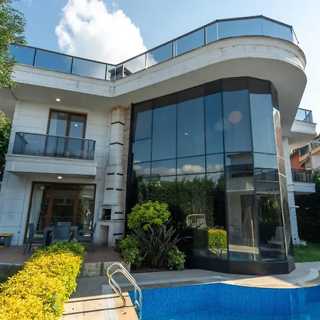 Savra House