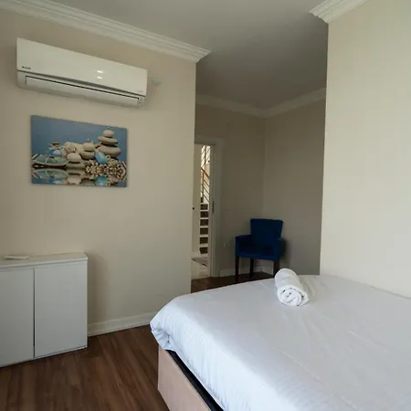Savra House *